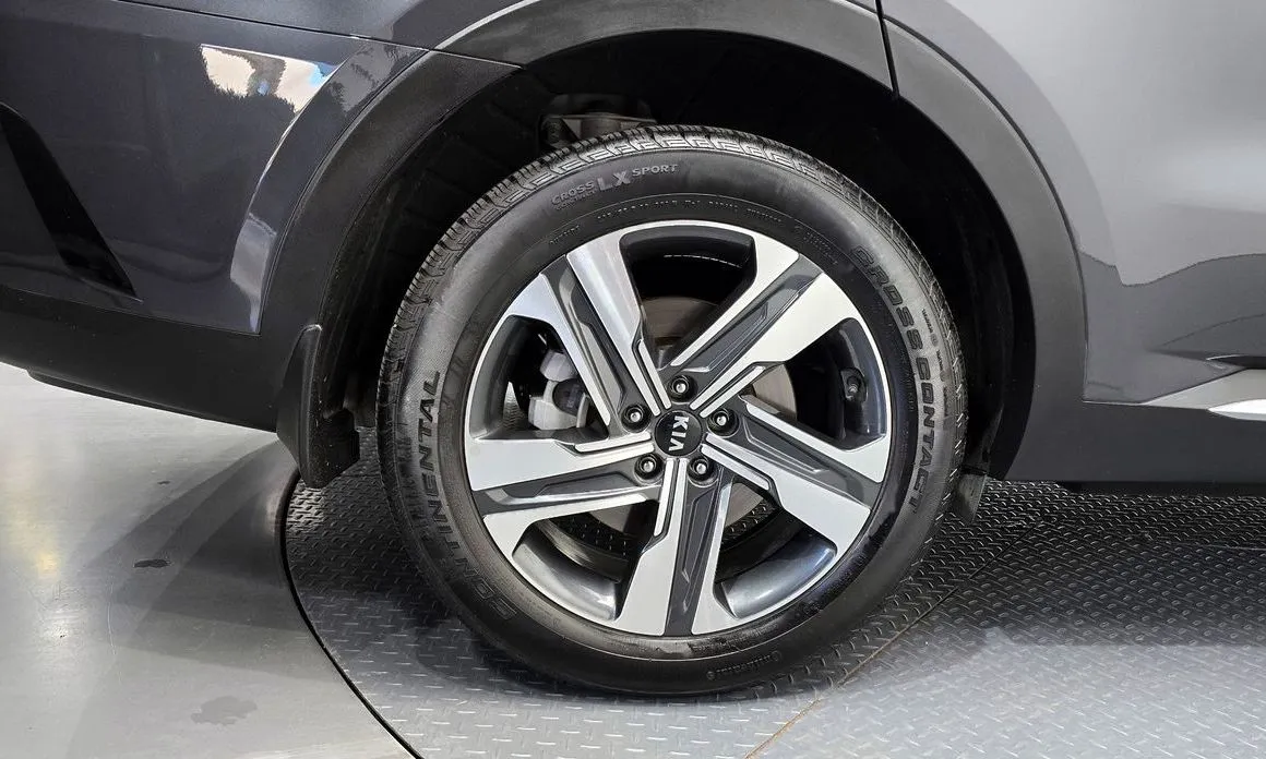 Kia Sorento — фото 6
