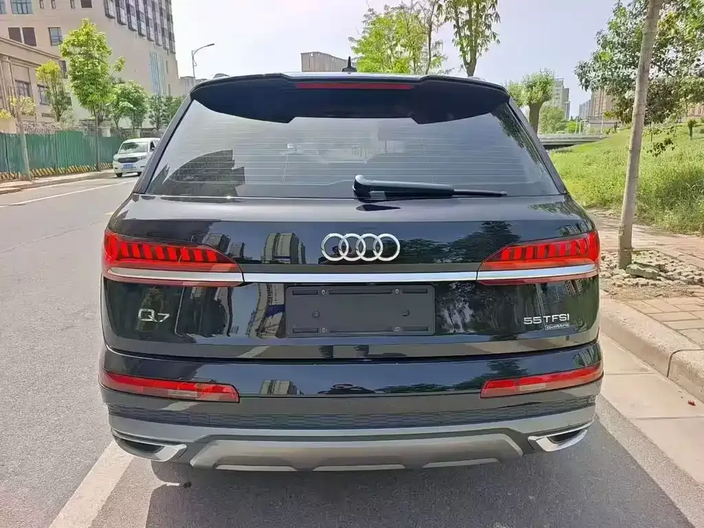 Audi Q7 — фото 5