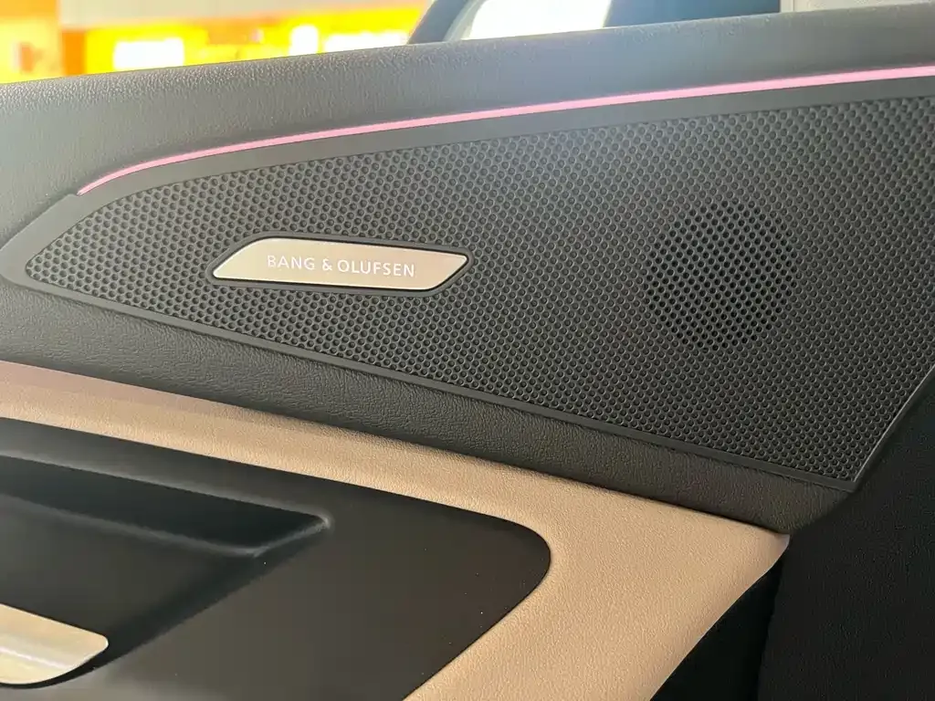 Audi Q6L e-tron — фото 10