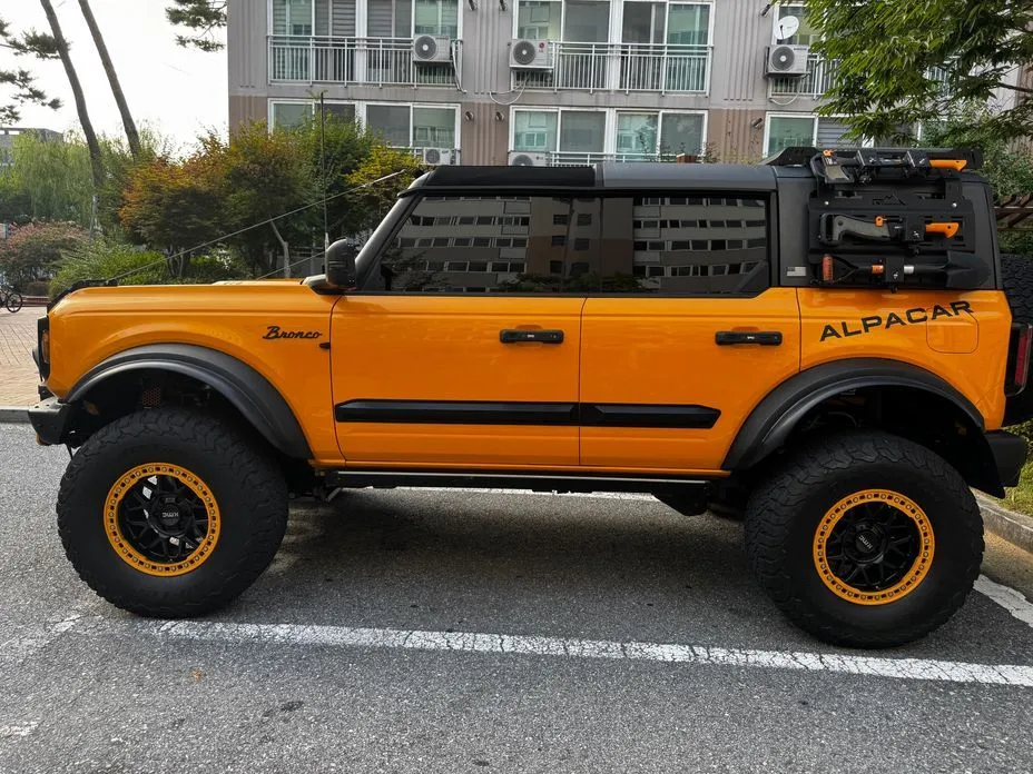 Ford Bronco — фото 10