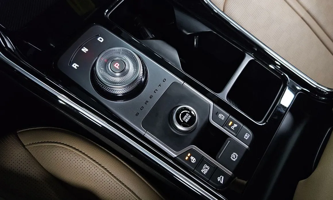 Kia Sorento — фото 6