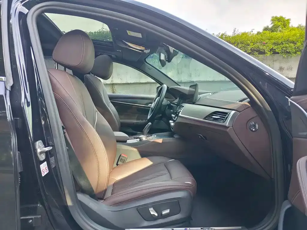 BMW 5 Series New Energy — фото 3