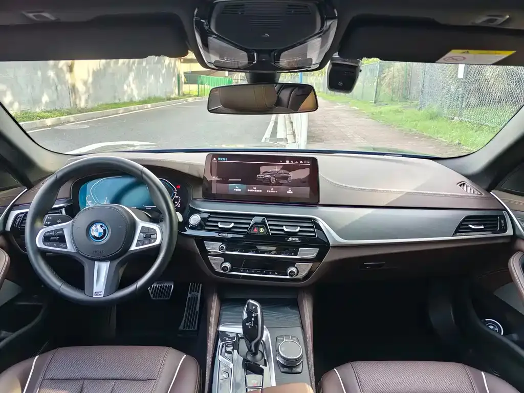 BMW 5 Series New Energy — фото 9