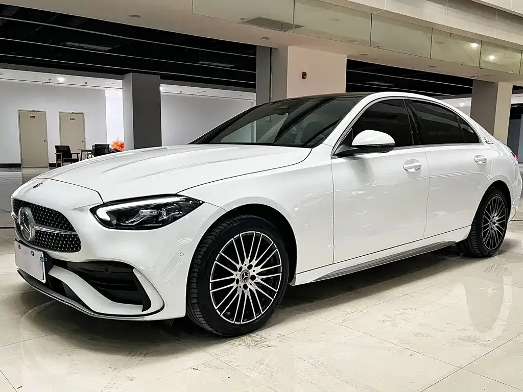 Mercedes-Benz C-Class — фото 1