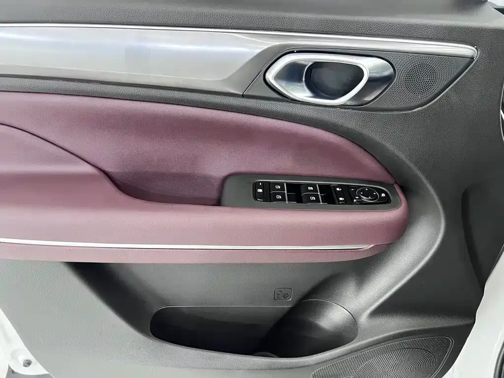 GAC Motor Trumpchi M6 — фото 8