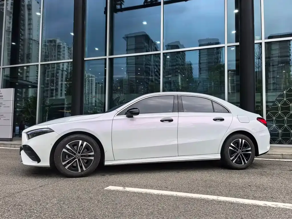 Mercedes-Benz A-Class — фото 9