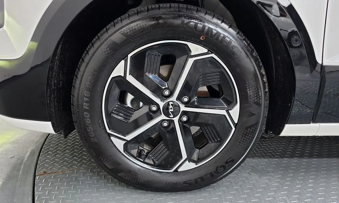 Kia Niro — фото 10