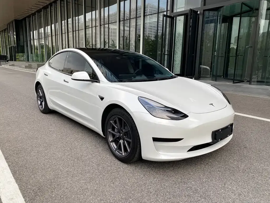 Tesla Model 3 — фото 5