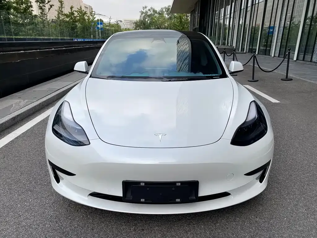 Tesla Model 3 — фото 6