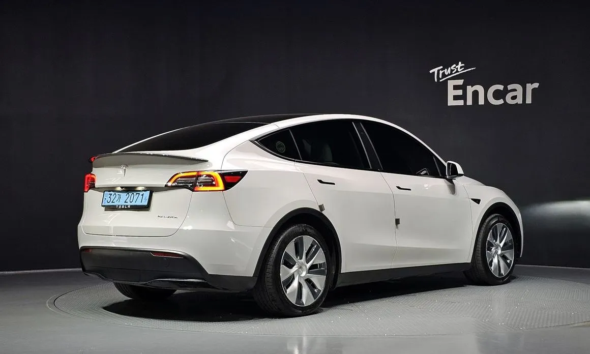 Tesla Model Y — фото 4