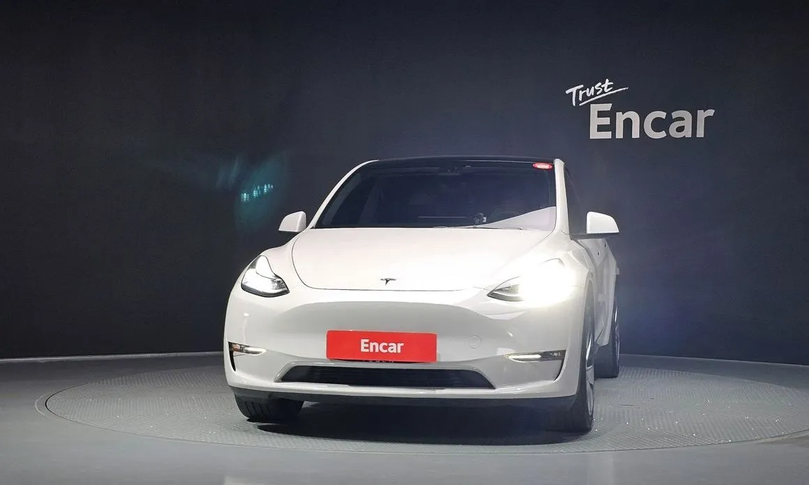 Tesla Model Y — фото 7