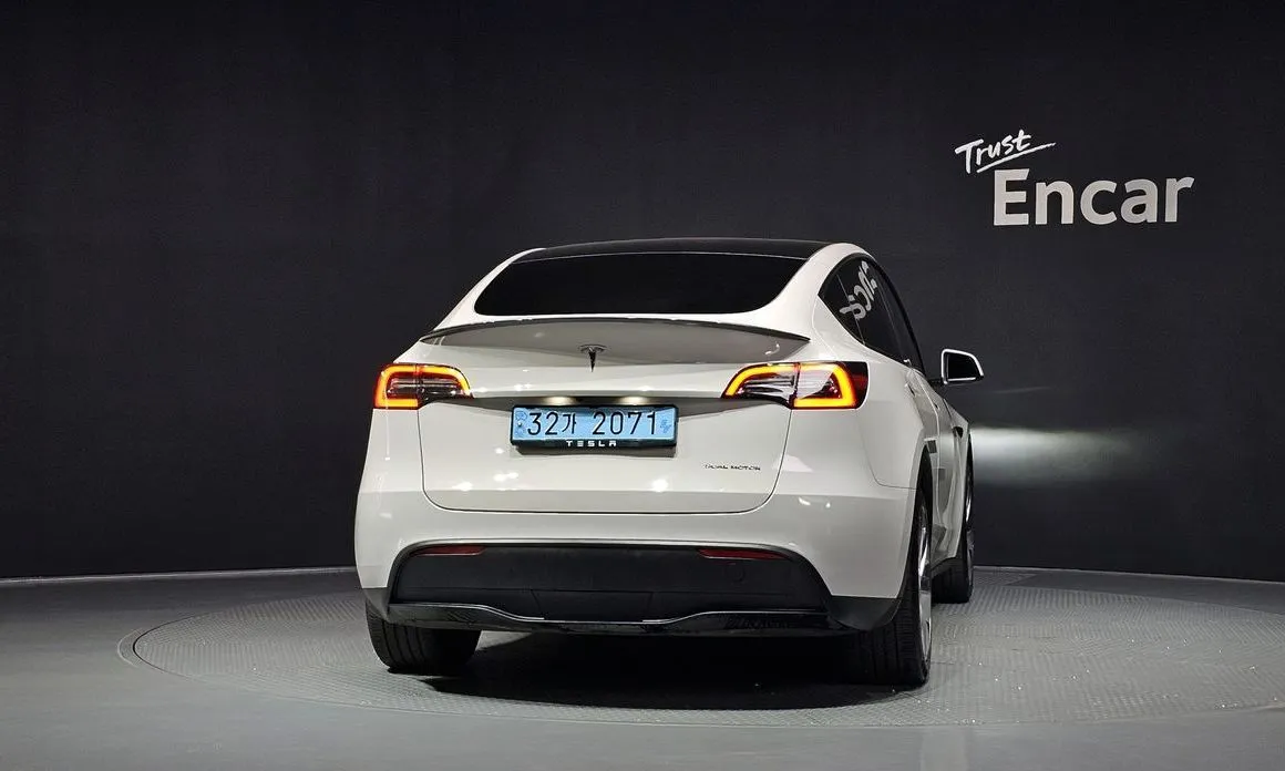 Tesla Model Y — фото 6