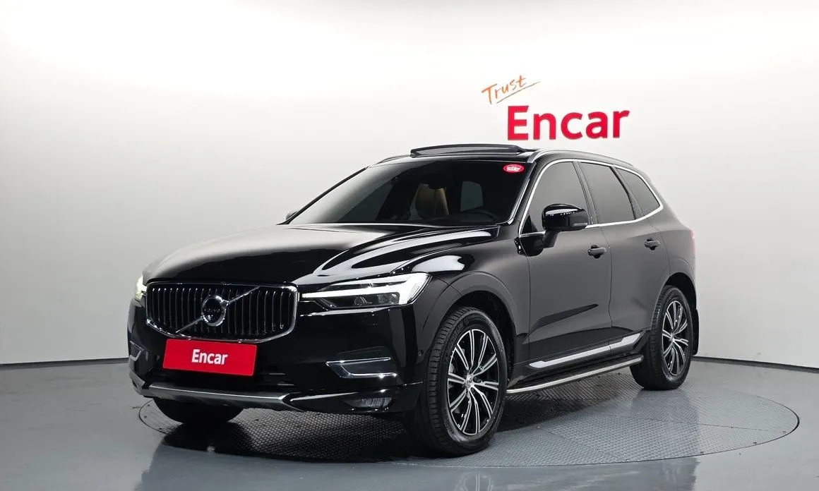 Volvo XC60 — фото 1