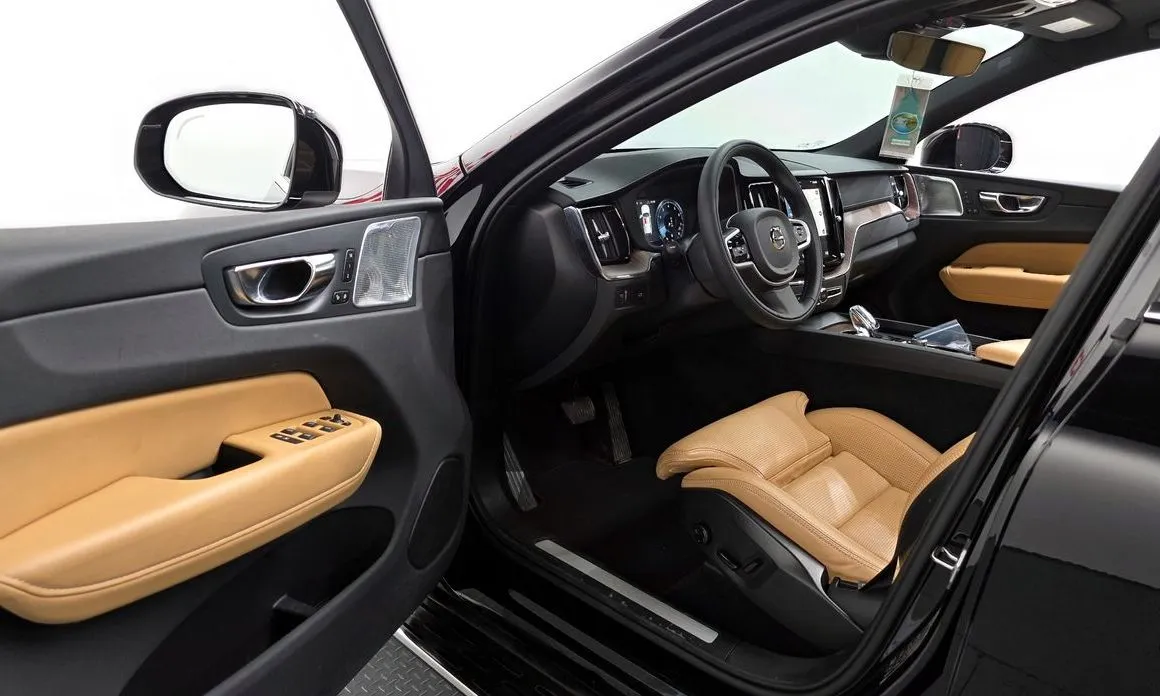 Volvo XC60 — фото 2