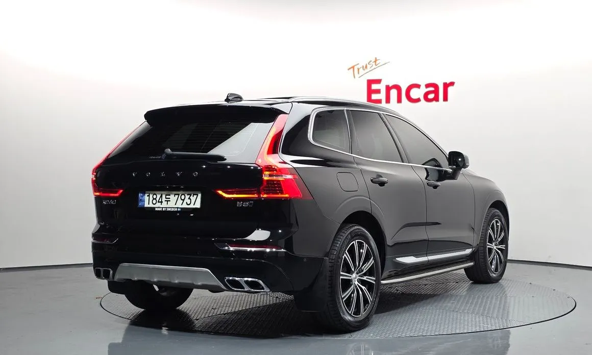 Volvo XC60 — фото 7