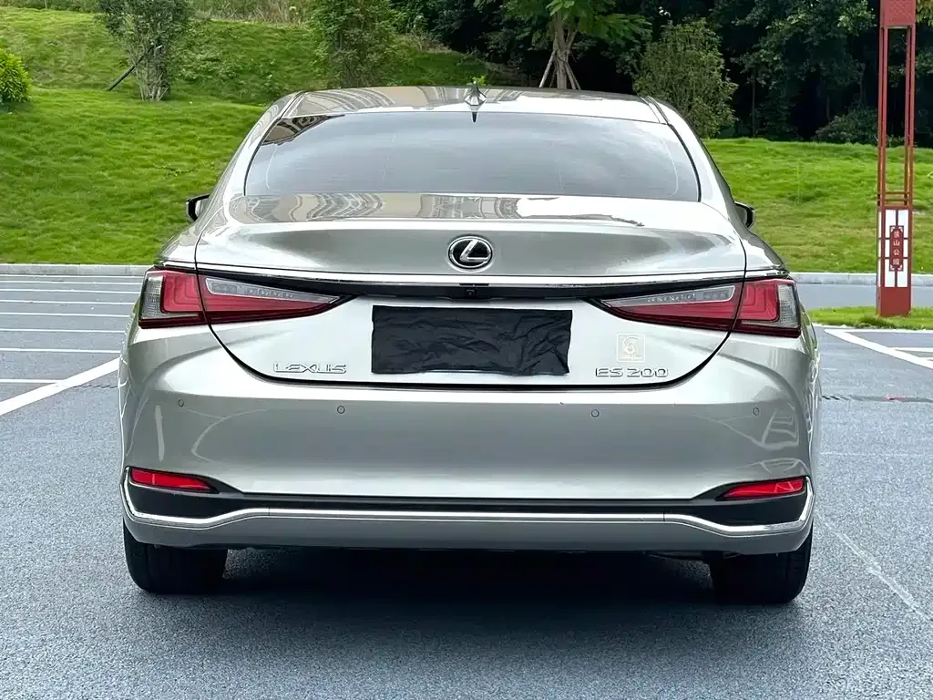 Lexus ES — фото 4