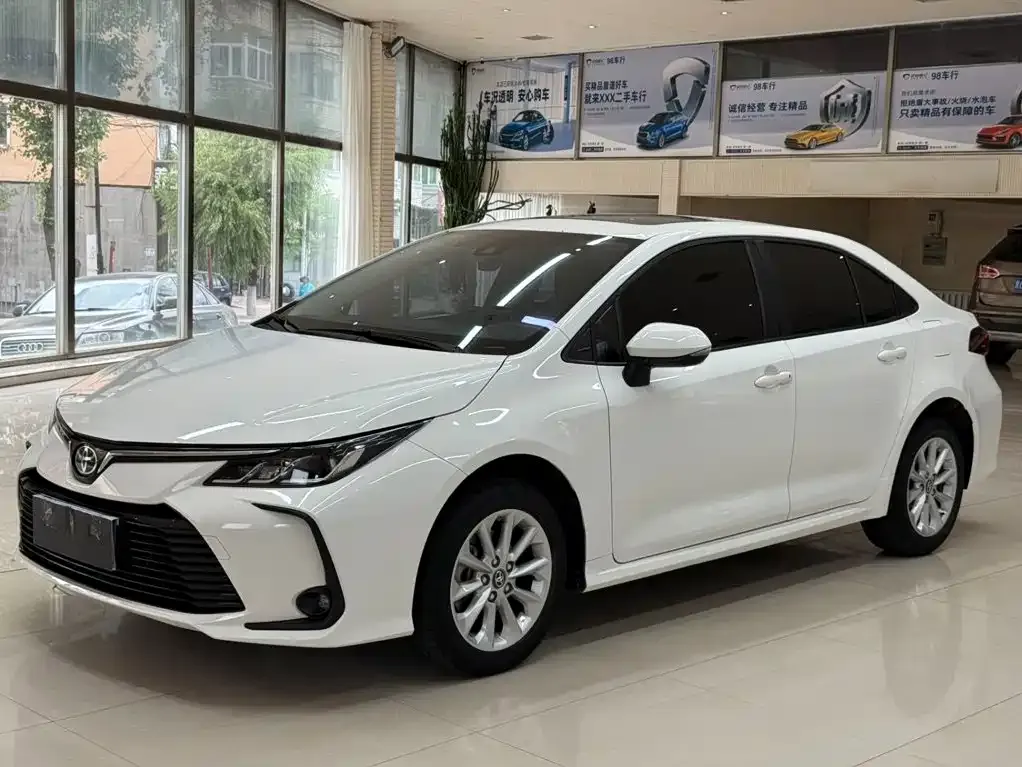 Toyota Corolla — фото 1