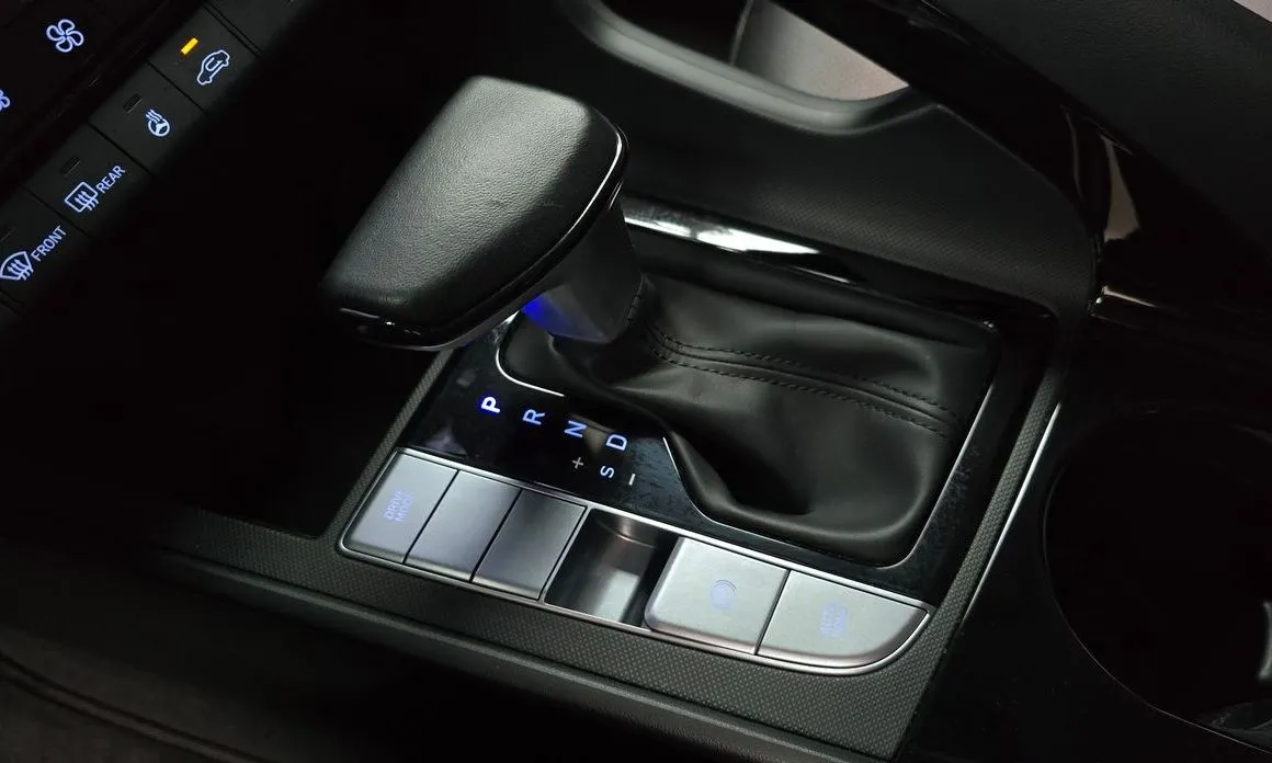 Hyundai AVANTE — фото 2
