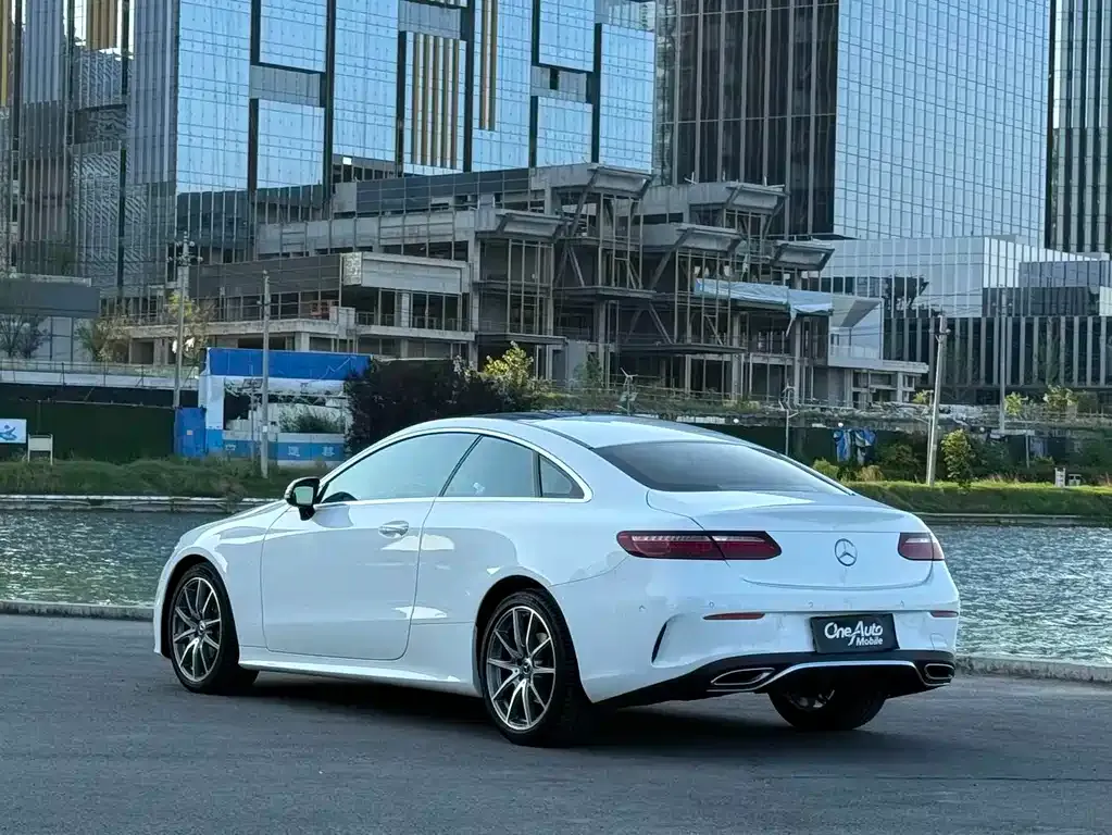 Mercedes-Benz E-Class (Import) — фото 9