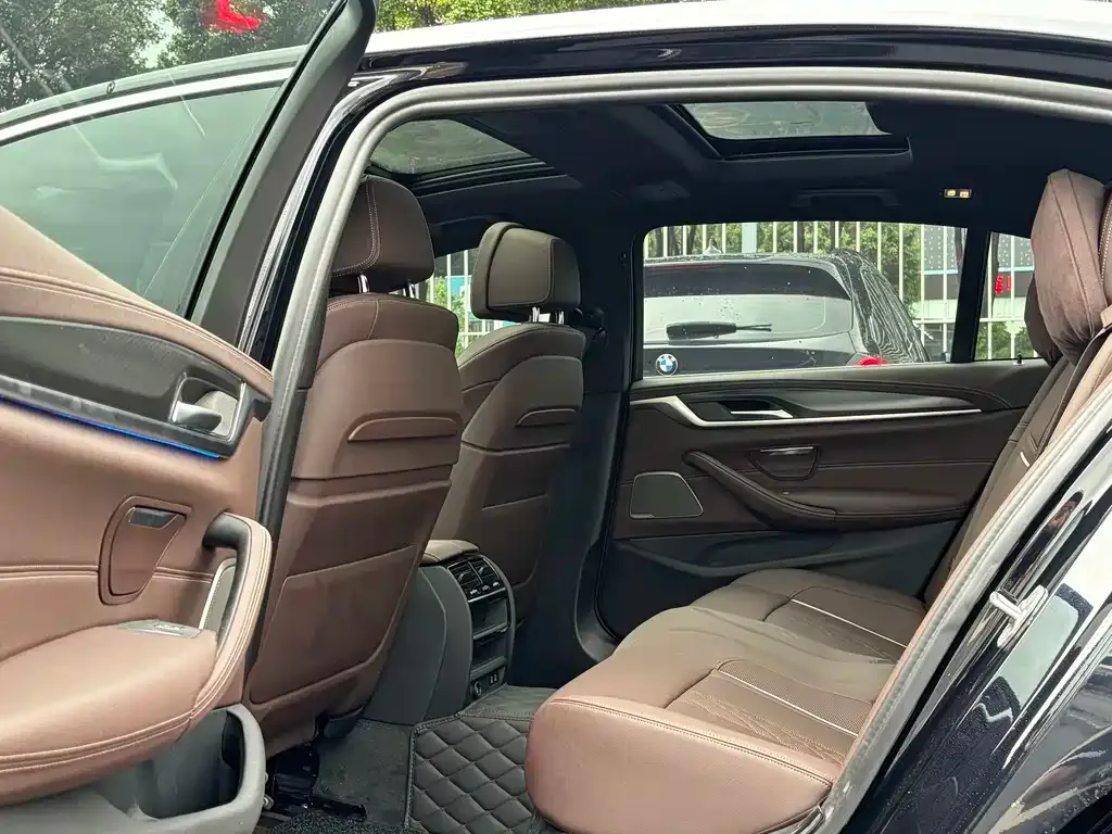 BMW 5 Series New Energy — фото 2