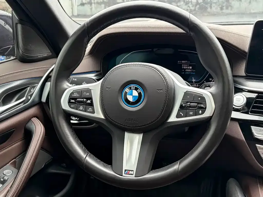 BMW 5 Series New Energy — фото 7
