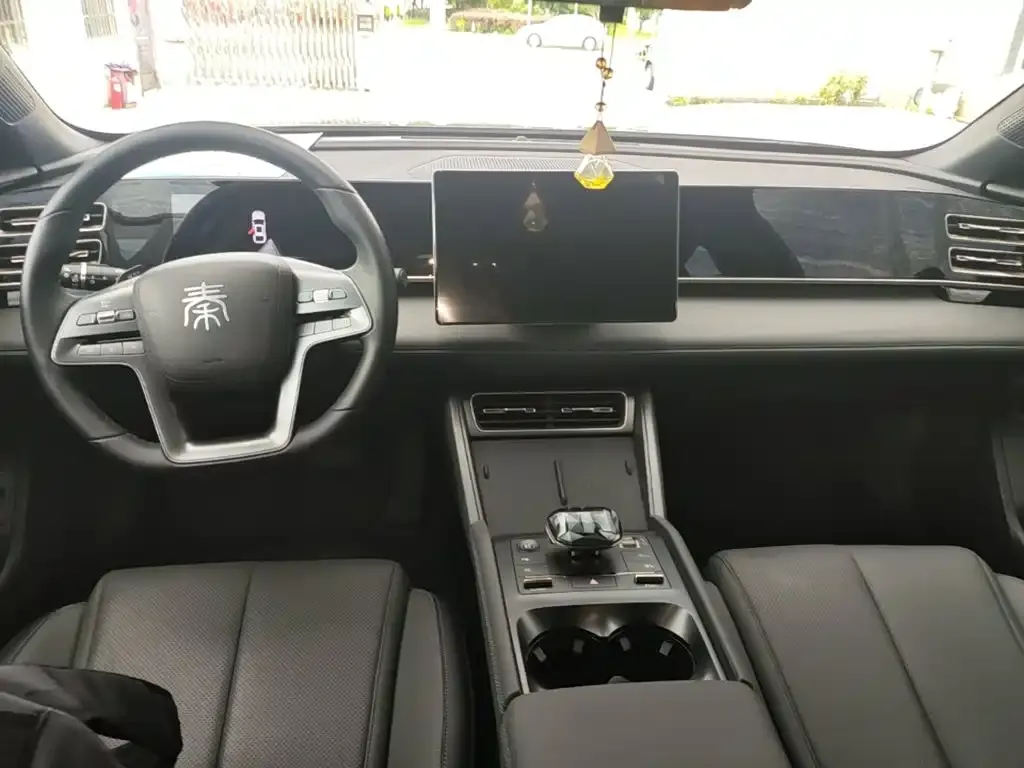 BYD Qin L — фото 10