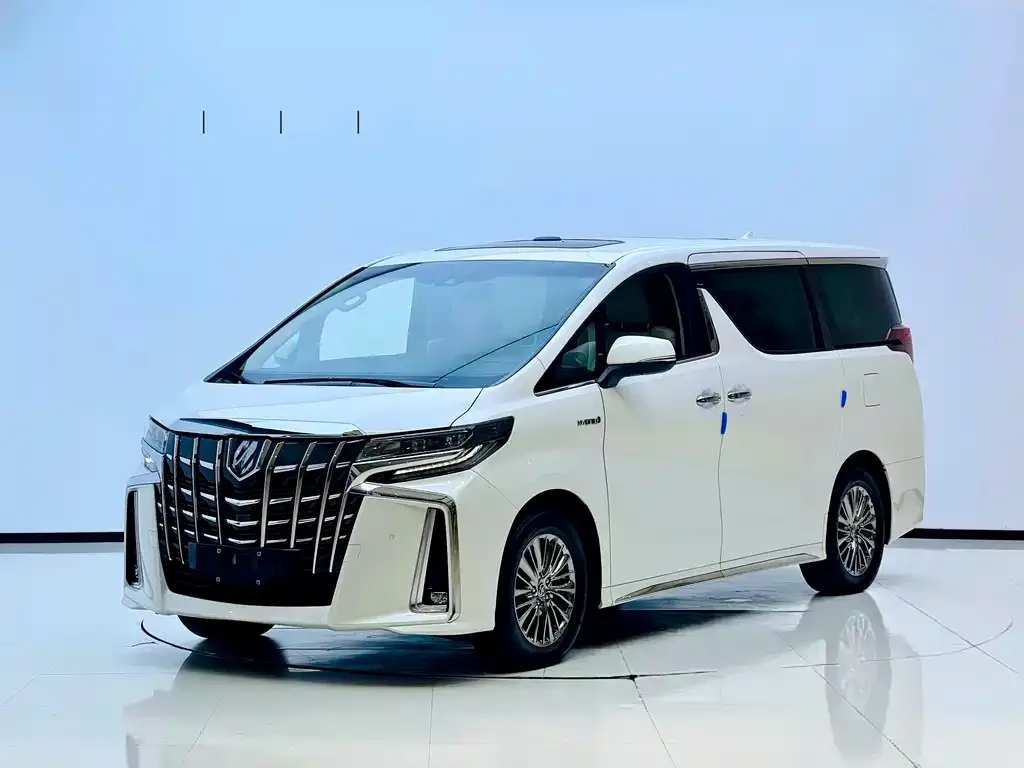 Toyota Alphard — фото 1