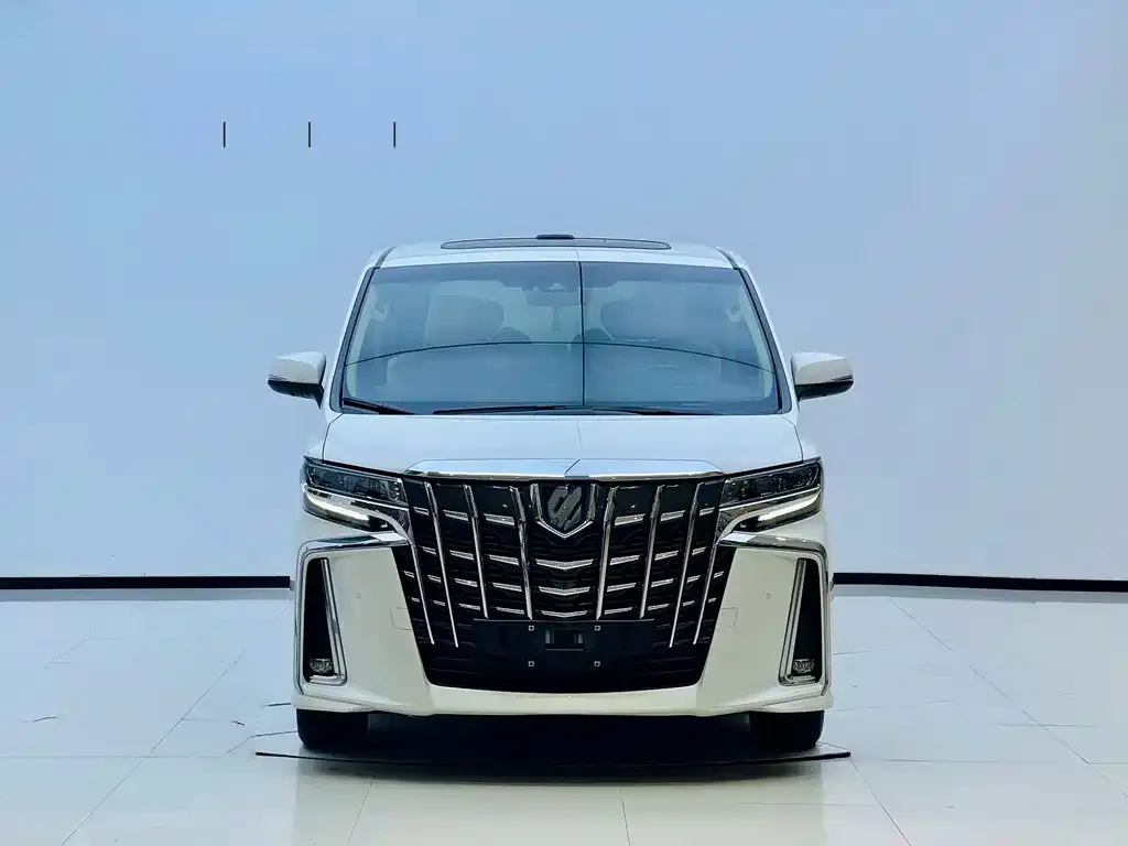 Toyota Alphard — фото 4