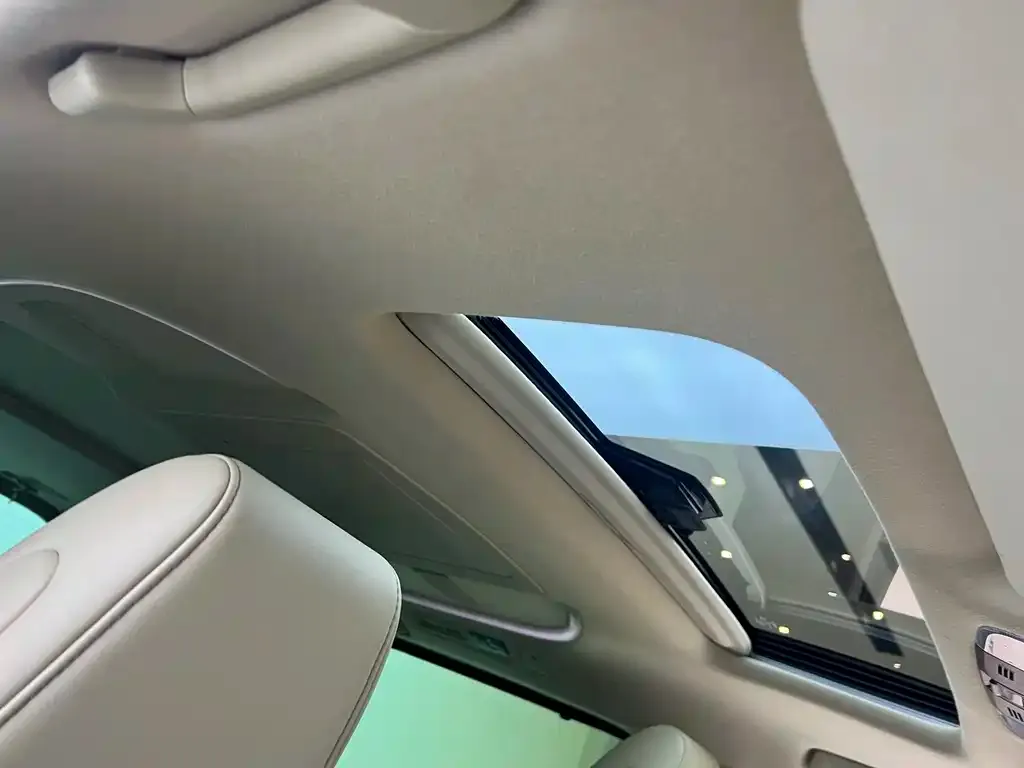 Toyota Alphard — фото 6