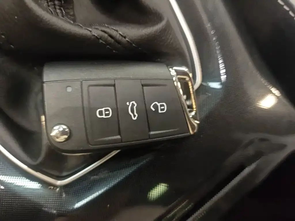 Volkswagen Tharu — фото 2