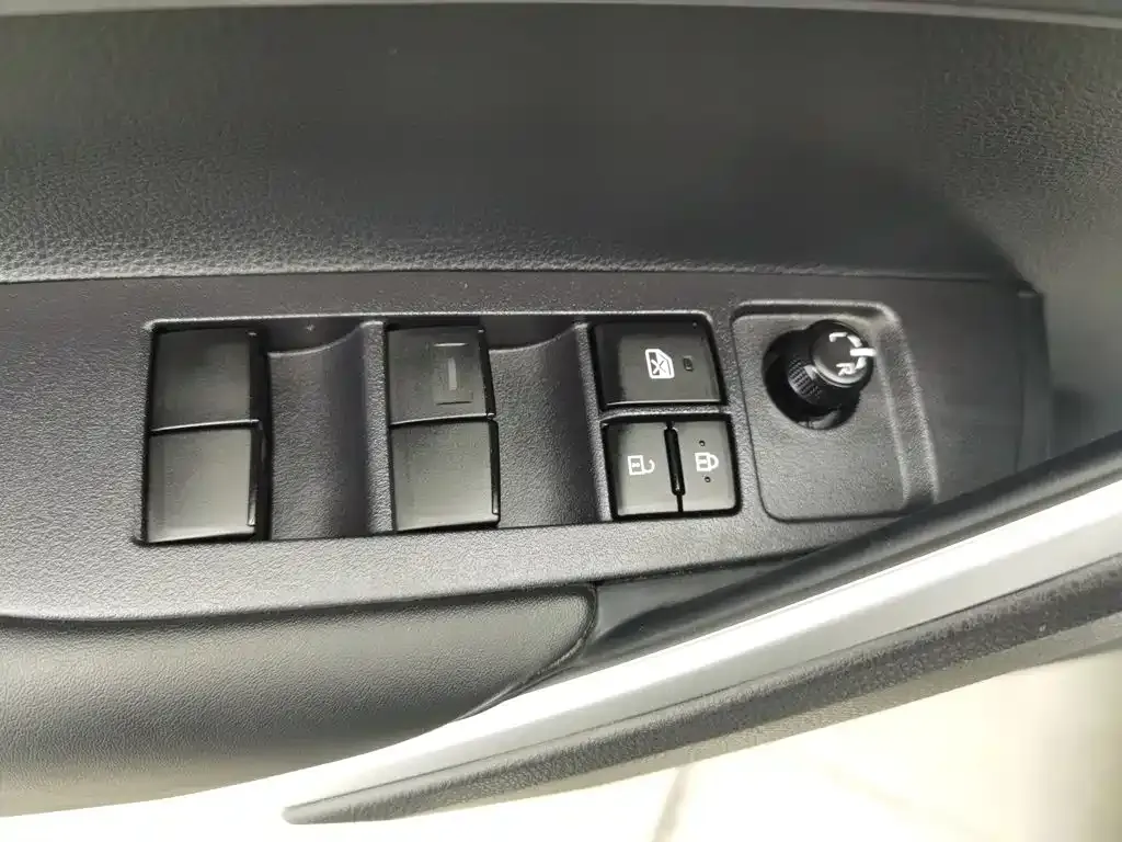 Toyota Corolla Cross — фото 9