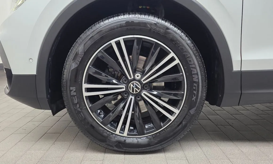 Volkswagen Tiguan — фото 8