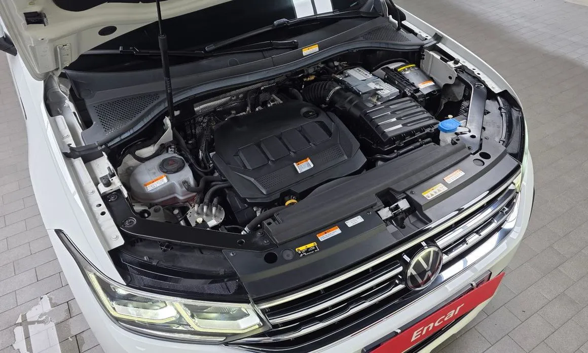 Volkswagen Tiguan — фото 9