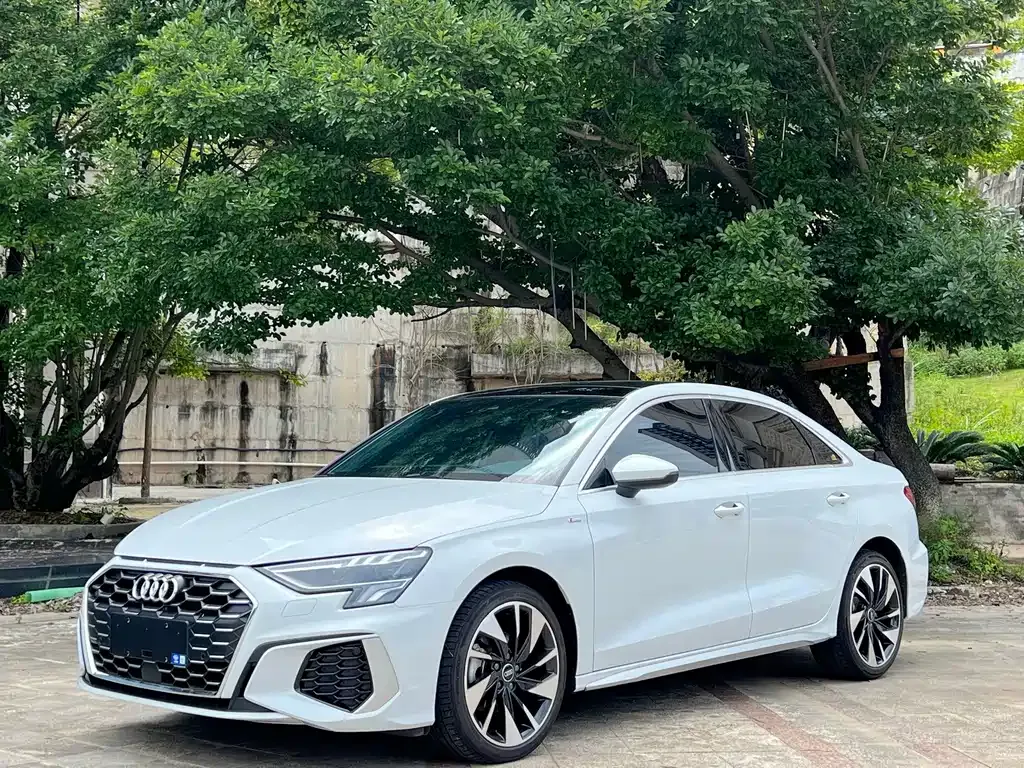 Audi A3 — фото 1