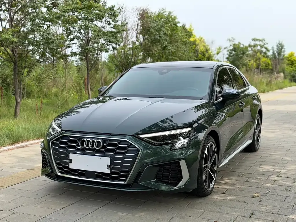 Audi A3 — фото 1