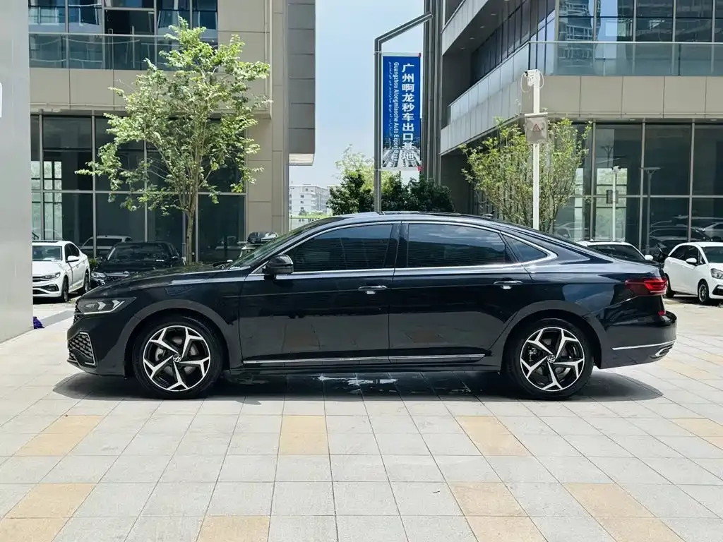 Volkswagen Passat — фото 10