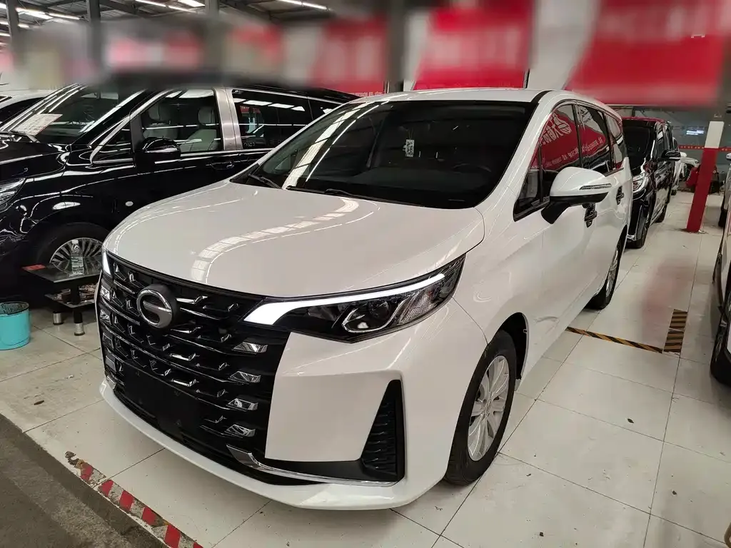 GAC Motor Trumpchi M6 — фото 1
