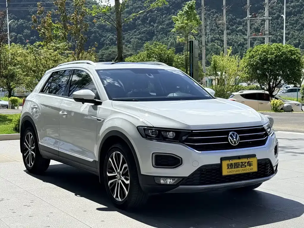 Volkswagen T-Roc — фото 8