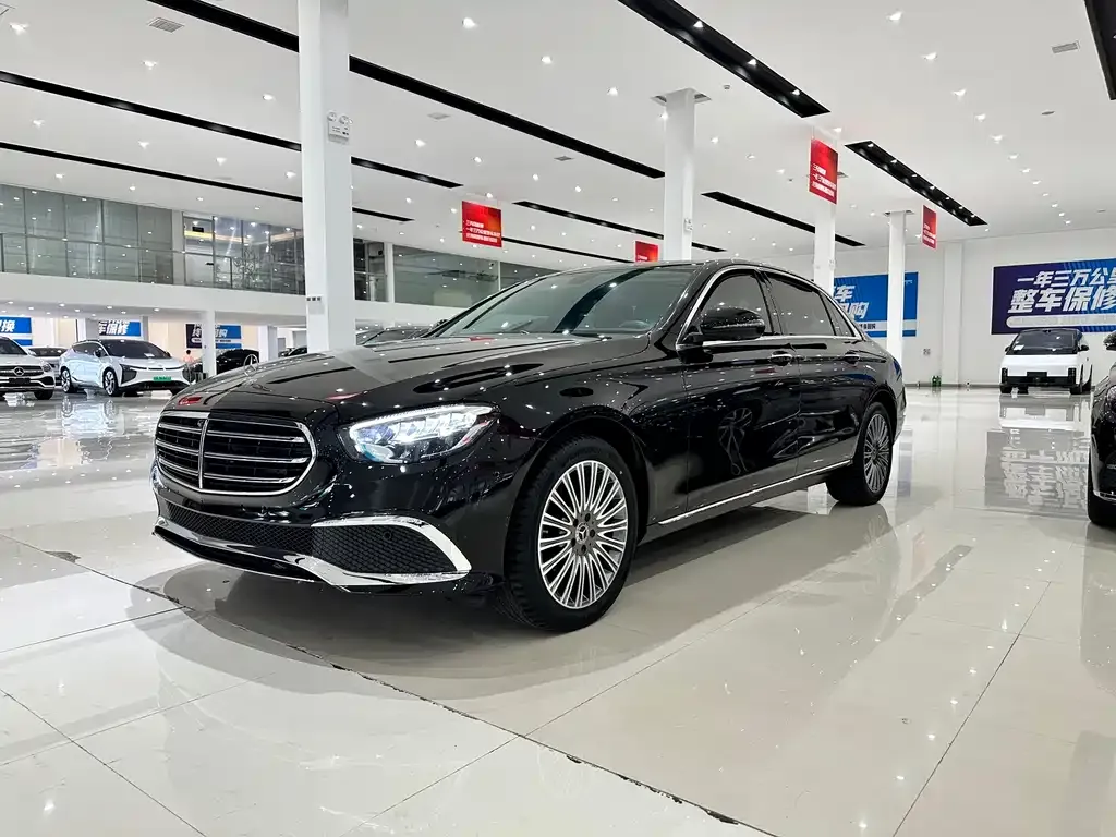Mercedes-Benz E-Class — фото 1