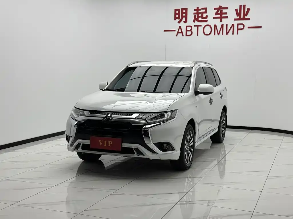 Mitsubishi Outlander — фото 2