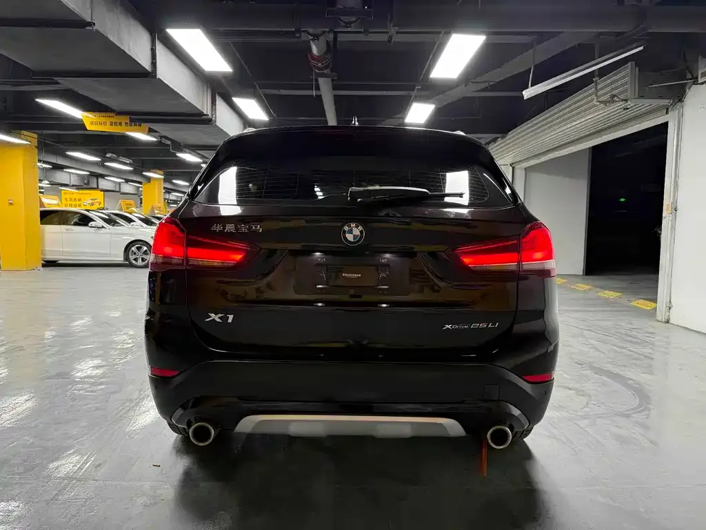 BMW X1 — фото 7