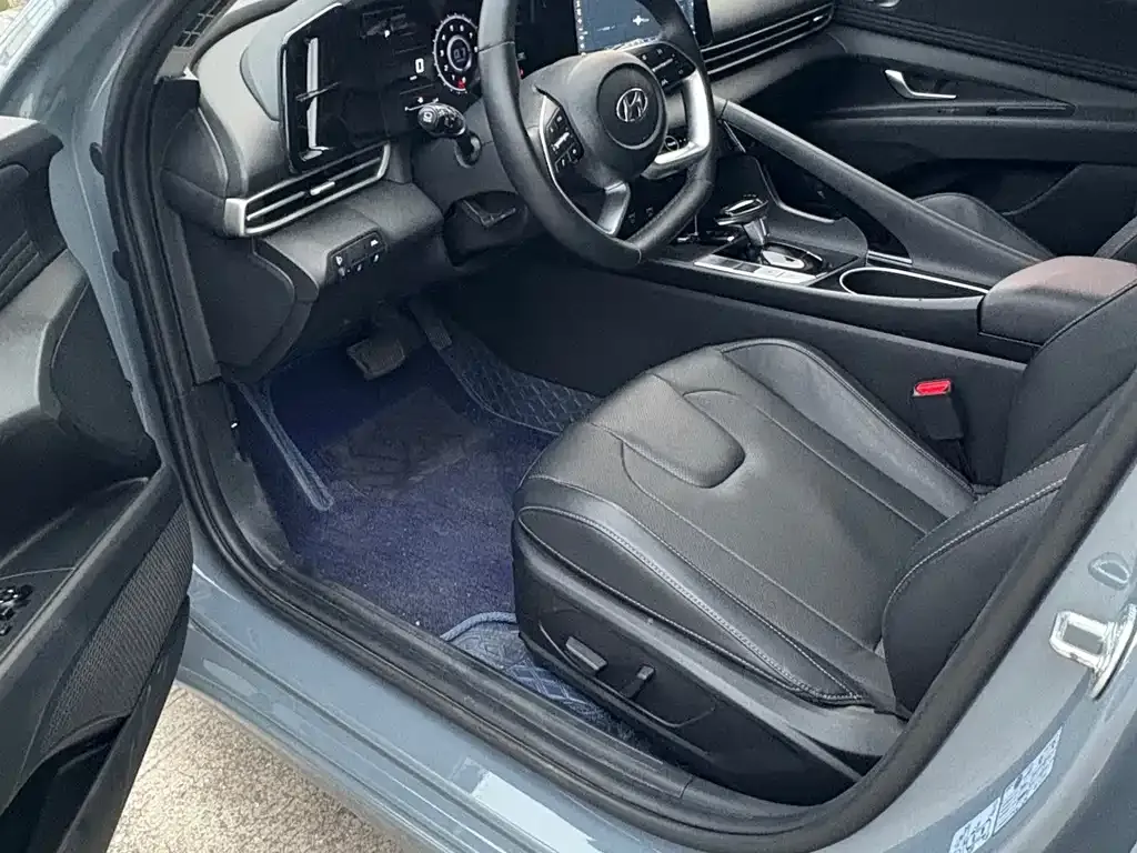 Hyundai Elantra — фото 6