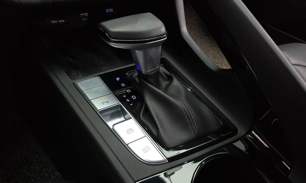 Hyundai AVANTE — фото 4