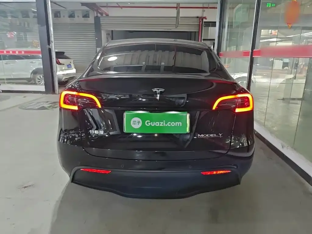 Tesla Model Y — фото 5