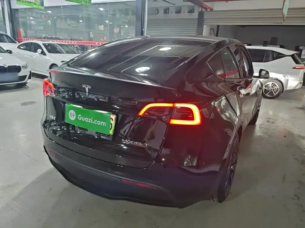 Tesla Model Y — фото 7