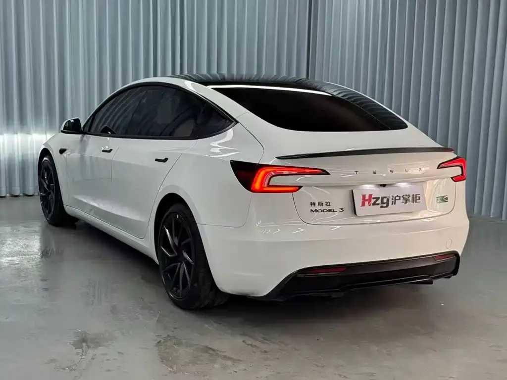 Tesla Model 3 — фото 8