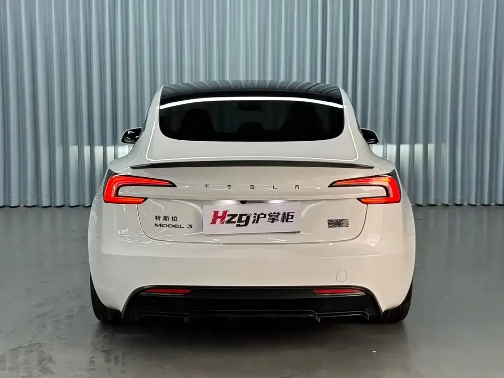 Tesla Model 3 — фото 2