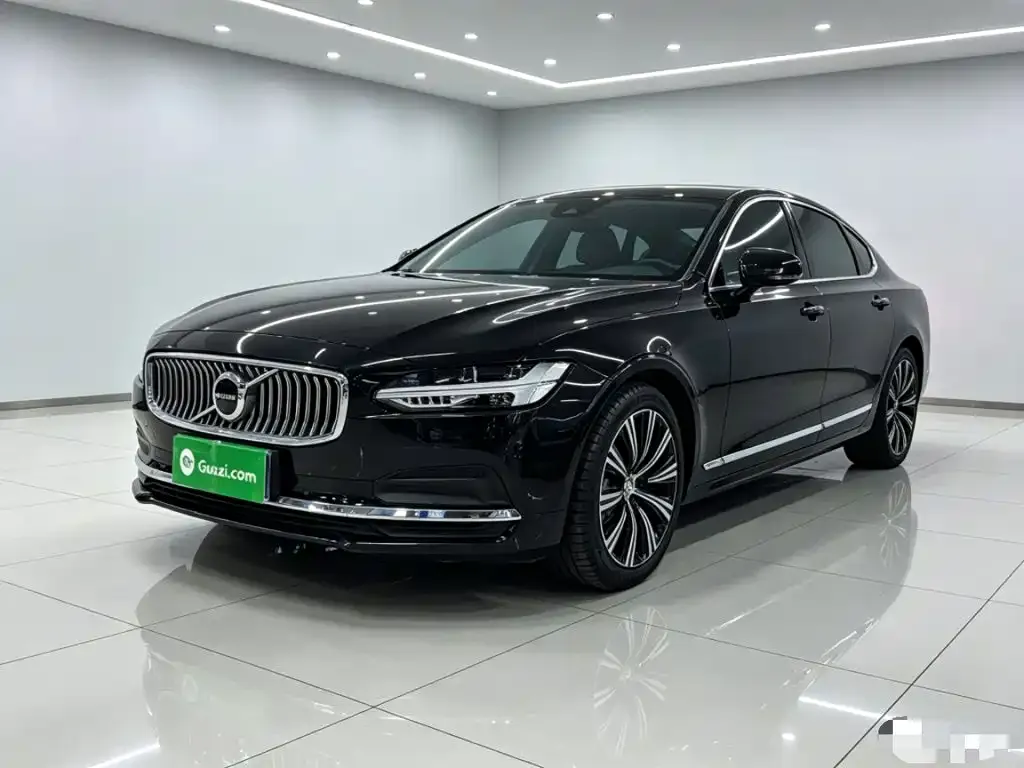 Volvo S90 — фото 1