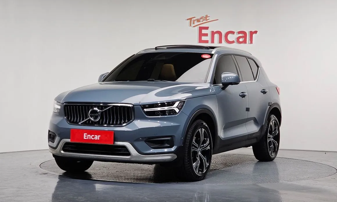 Volvo XC40 — фото 1