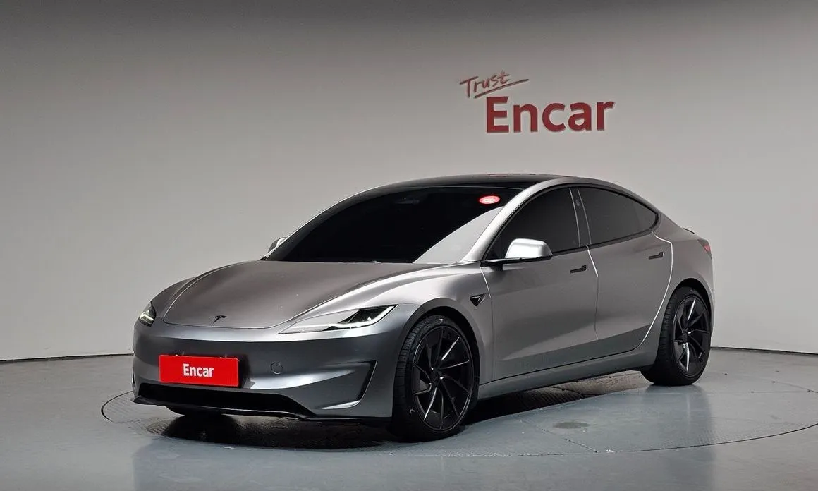Tesla Model 3 — фото 1
